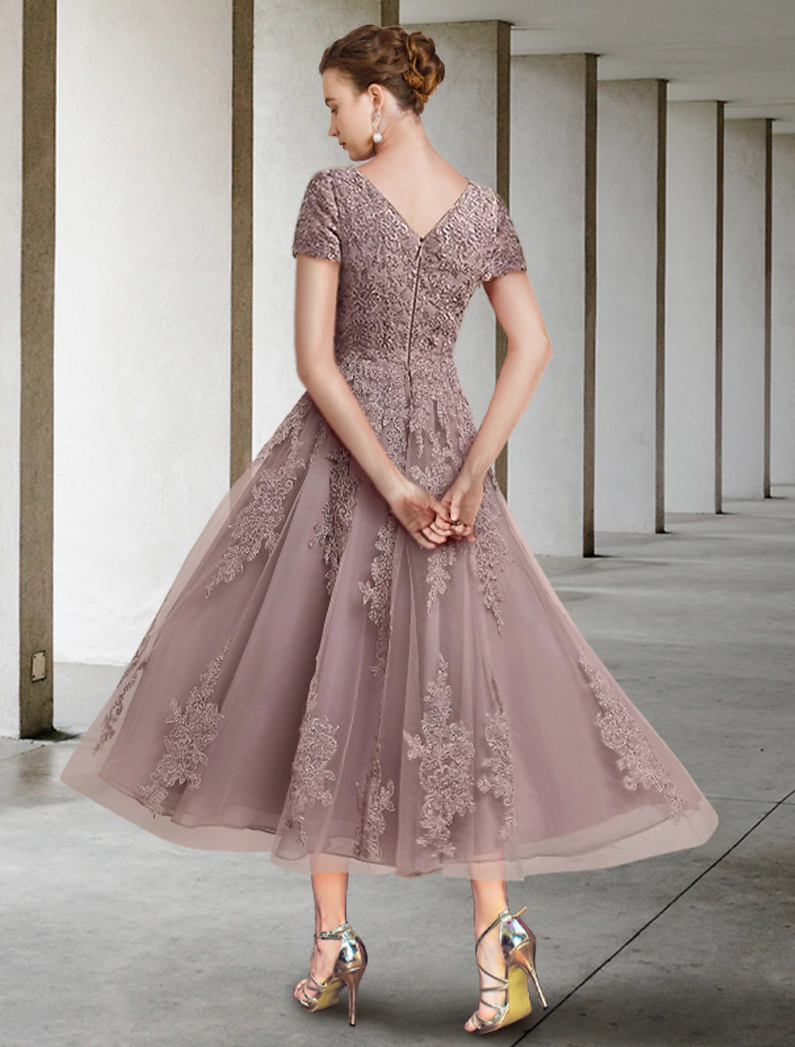 Abito da madre della sposa a trapezio, elegante, con scollo gioiello, lunghezza tè, in pizzo, tulle, maniche corte con applicazioni